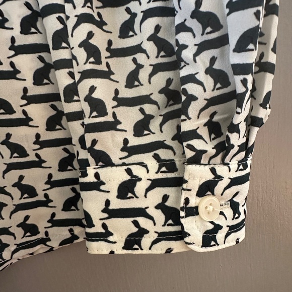 Flowy rabbit print button up blouse - Picture 6 of 7